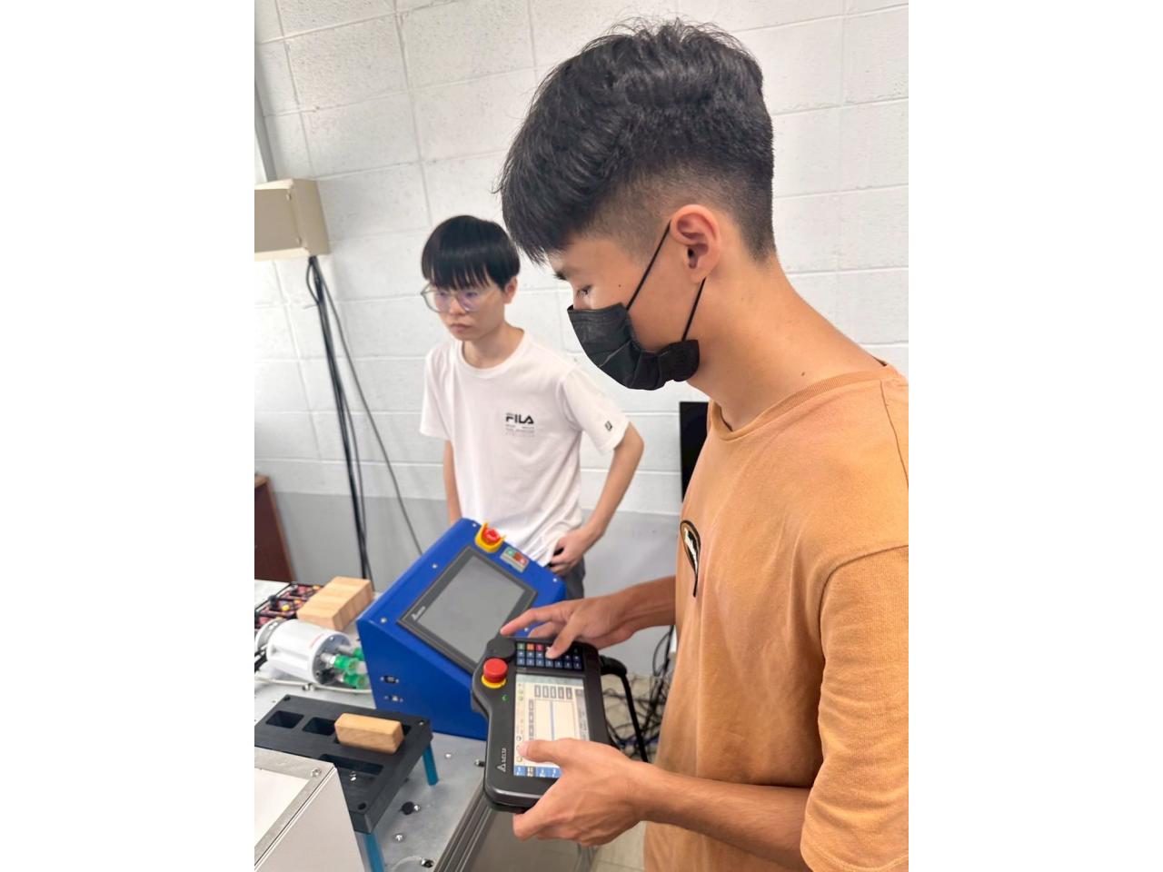 機械營_機械手臂x自動化控制挑戰營