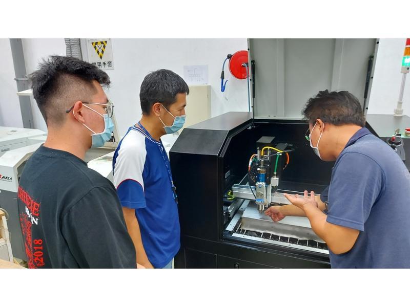 機械工場-雷射加工